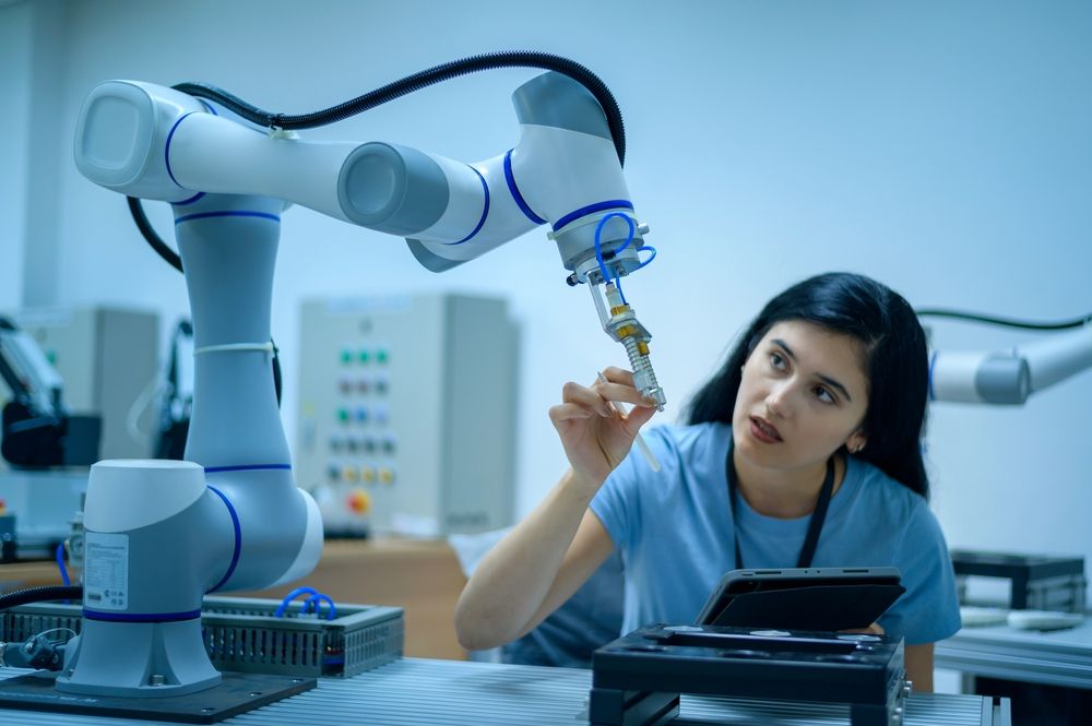 Online Robotics Technician Training: Transform Your Career From Home