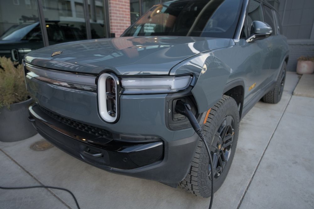 2026 Rivian R1T: Trailblazing Electric Power and Utility
