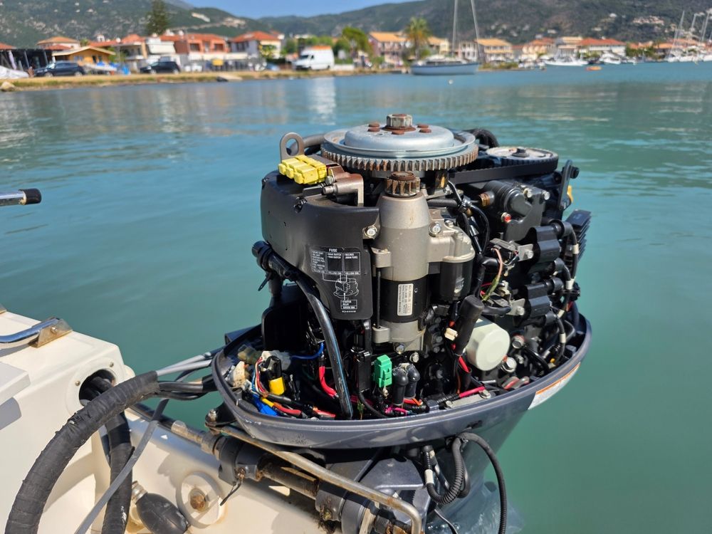 Top Advantages of Buying Used Boat Engines